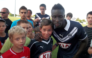 Lamine Sané (FC Girondins Bordeaux) avec Maxence Lemoine (U13) le 22/07/2012